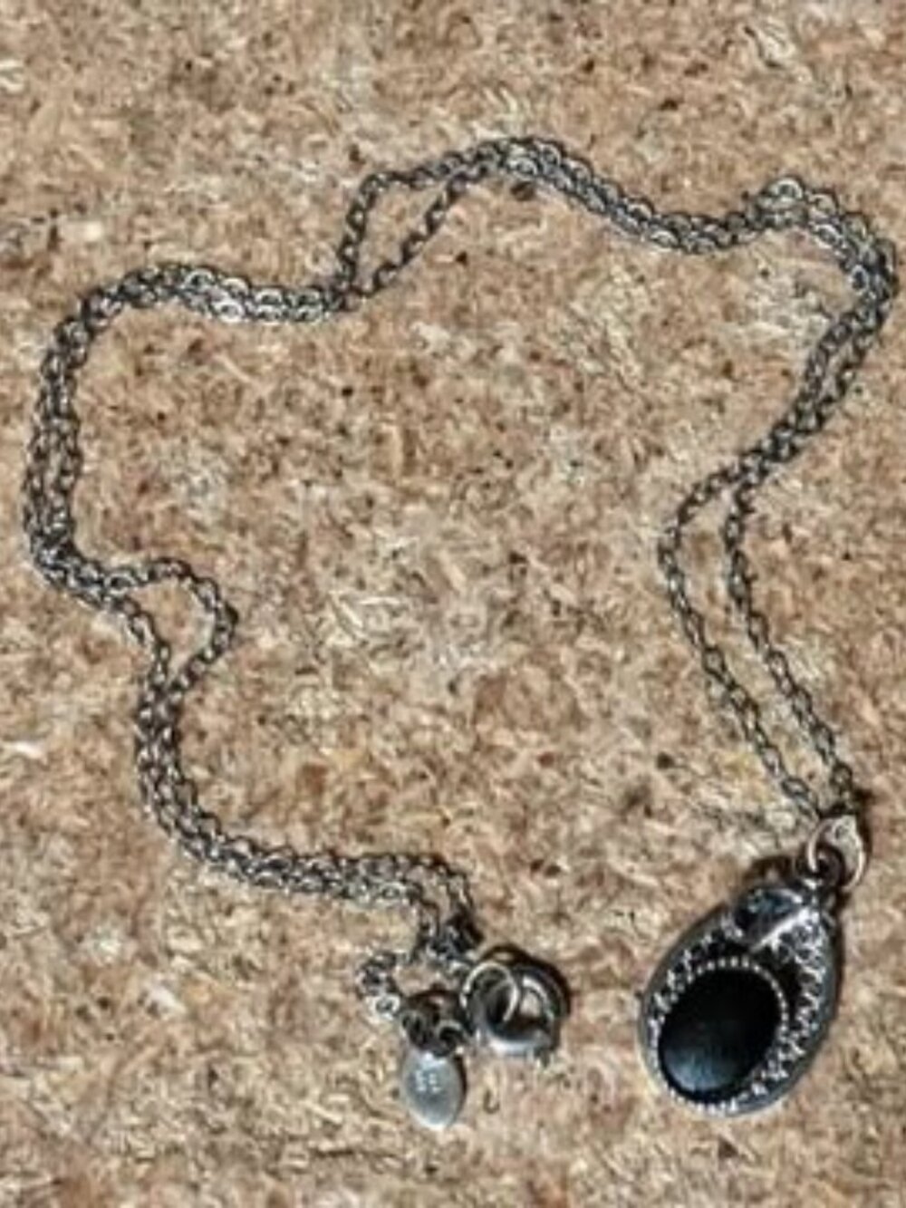 VINTAGE STERLING SILVER NECKLACE WITH ONYX PENDANT